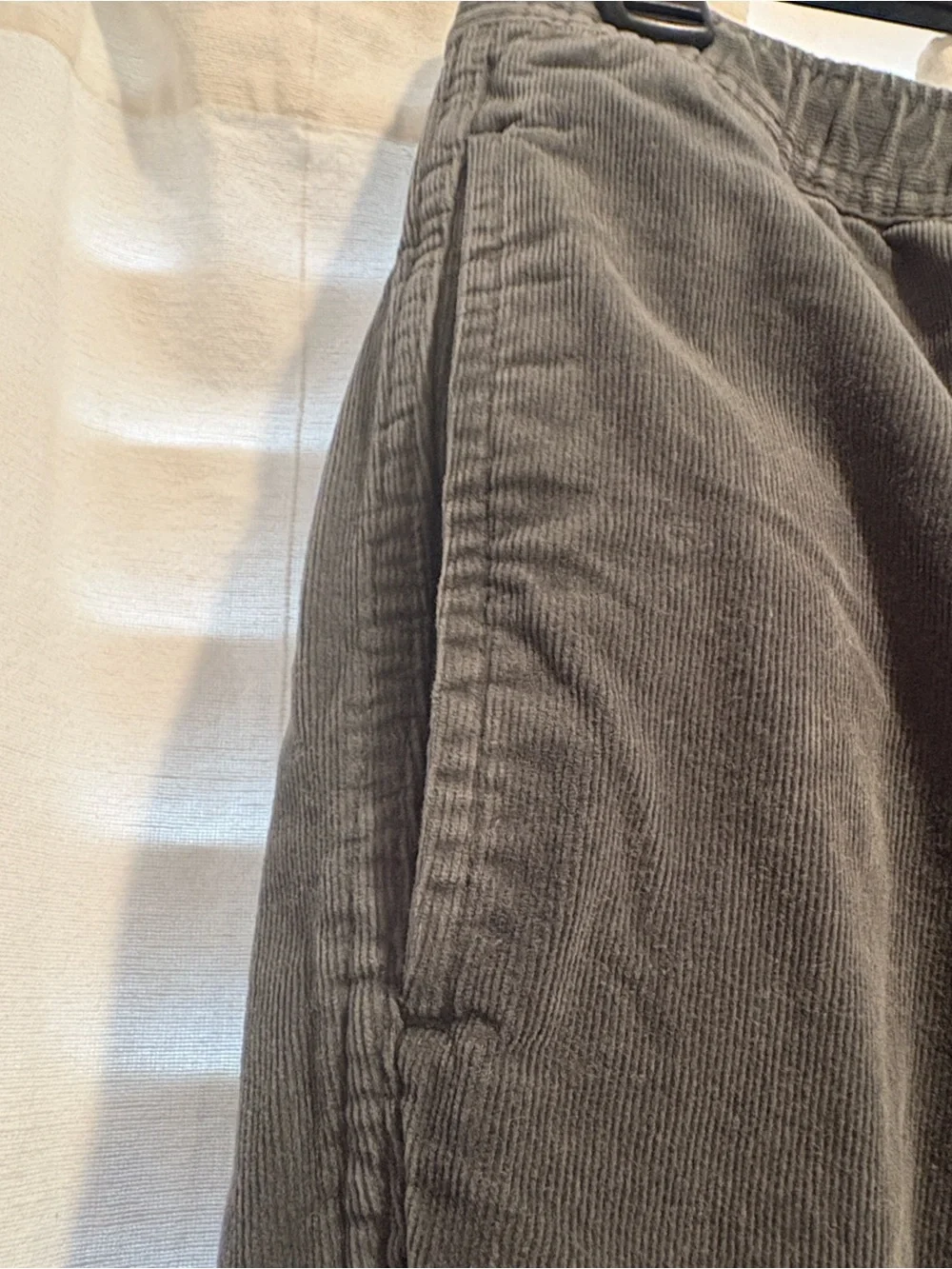Vuori Optimist Pants Men's Medium Grey Corduroy Performance Comfort Casual